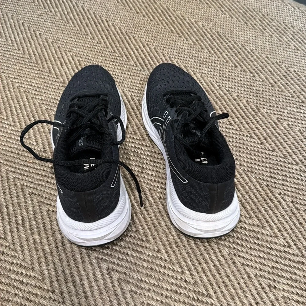 Asics lightweight black